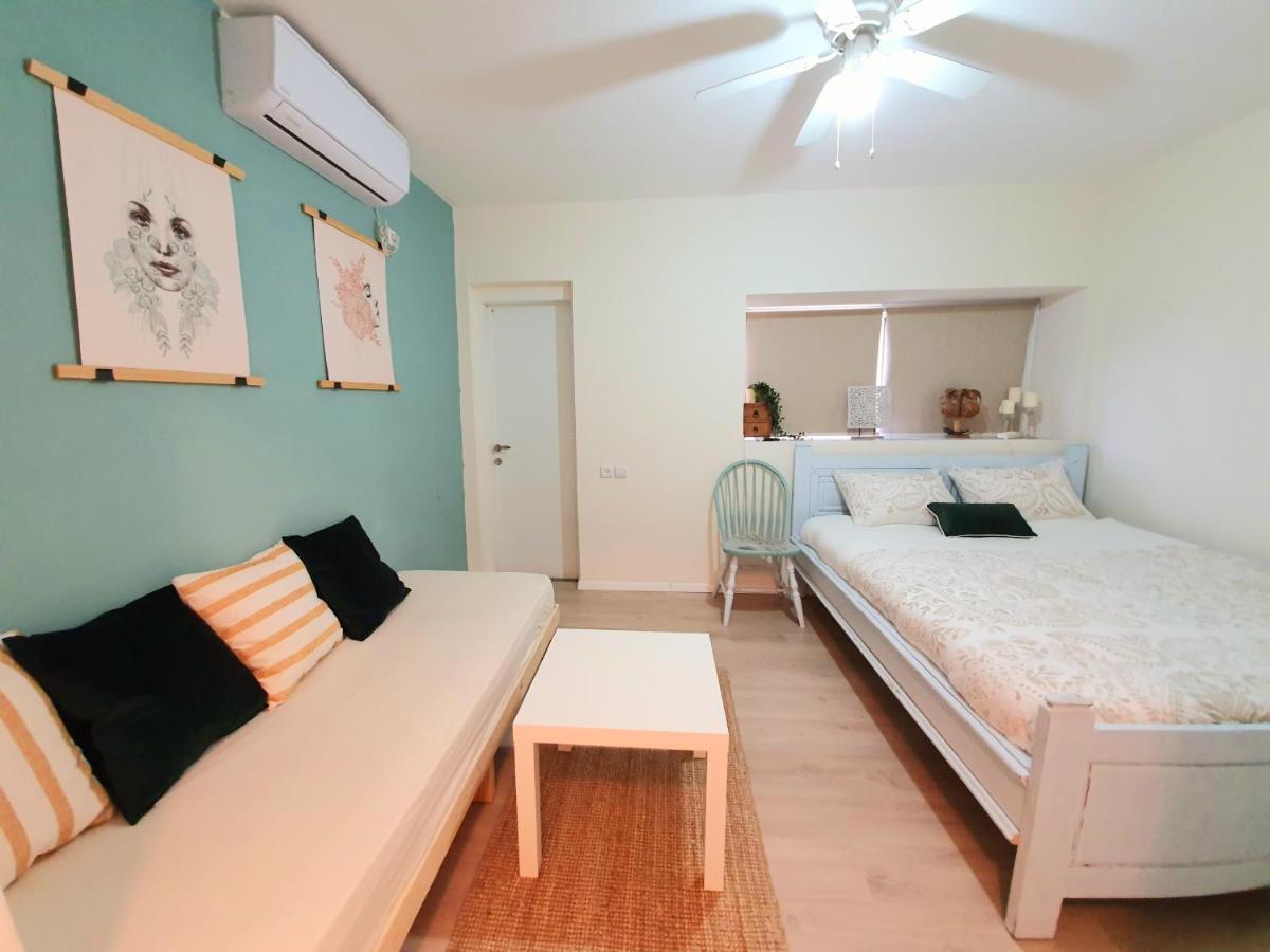 אילת Sunshine Suite Boutique Only 5 Min Walk To The Beach - By Seaelo מראה חיצוני תמונה