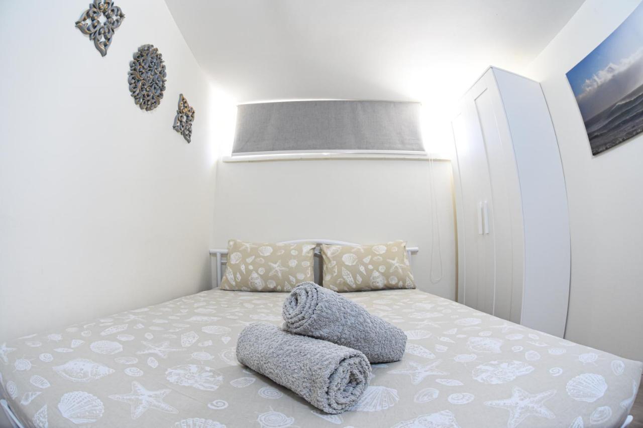 אילת Sunshine Suite Boutique Only 5 Min Walk To The Beach - By Seaelo מראה חיצוני תמונה