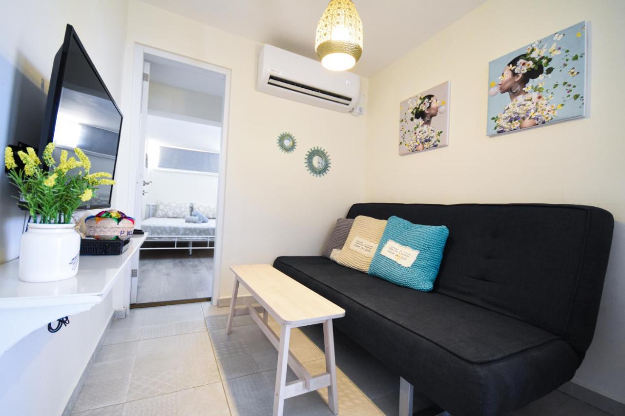 אילת Sunshine Suite Boutique Only 5 Min Walk To The Beach - By Seaelo מראה חיצוני תמונה